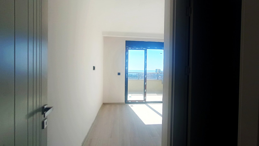 New 3+1 Penthouse in Central Mahmutlar for Turkish Citizenship