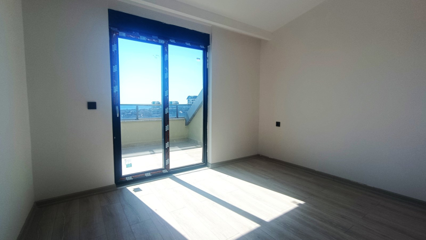 New 3+1 Penthouse in Central Mahmutlar for Turkish Citizenship