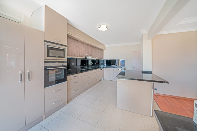 Spacious 3+1 Penthouse with Sea View in Tosmur, Alanya — Furnished 220 m² Apartment Suitable for Residence Permit