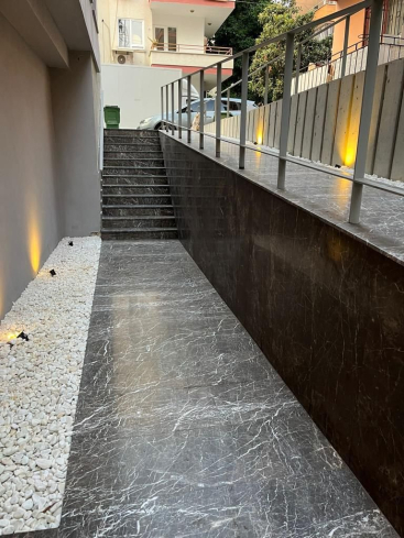 2+1 Apartment in Cleopatra Area, Alanya — 300 m to the Beach, Separate Kitchen, Modern Building