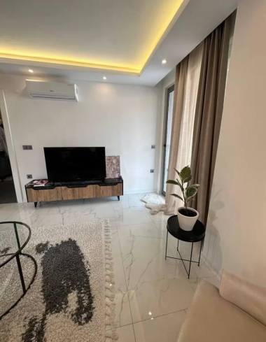 2+1 Apartment in Cleopatra Area, Alanya — 300 m to the Beach, Separate Kitchen, Modern Building