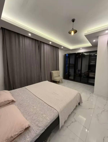 2+1 Apartment in Cleopatra Area, Alanya — 300 m to the Beach, Separate Kitchen, Modern Building