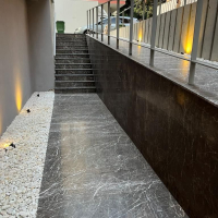 2+1 Apartment in Cleopatra Area, Alanya — 300 m to the Beach, Separate Kitchen, Modern Building