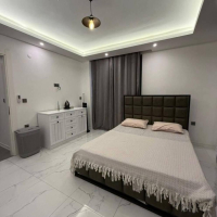 2+1 Apartment in Cleopatra Area, Alanya — 300 m to the Beach, Separate Kitchen, Modern Building