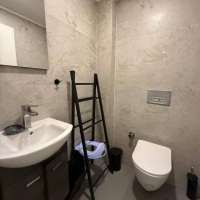 2+1 Apartment in Cleopatra Area, Alanya — 300 m to the Beach, Separate Kitchen, Modern Building