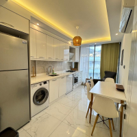 2+1 Apartment in Cleopatra Area, Alanya — 300 m to the Beach, Separate Kitchen, Modern Building