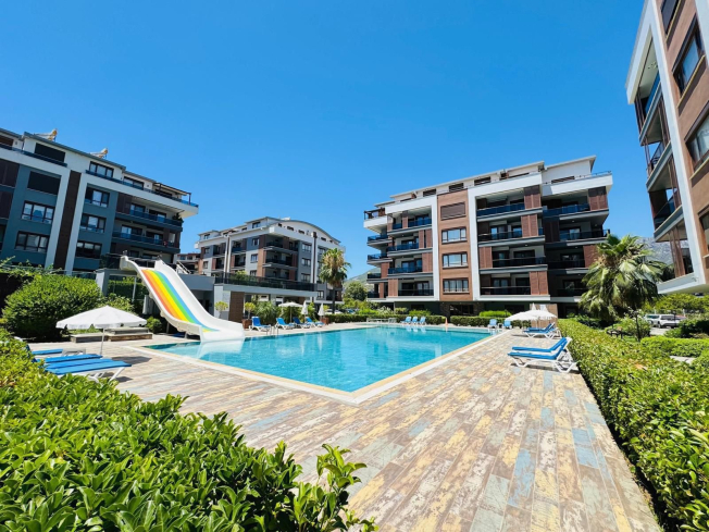 Spacious 3+1 Apartment in Oba, Alanya — 170 m², Separate Kitchen, Furnished, Full Complex, Suitable for Residence Permit