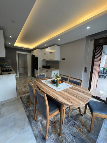 Spacious 3+1 Apartment in Oba, Alanya — 170 m², Separate Kitchen, Furnished, Full Complex, Suitable for Residence Permit