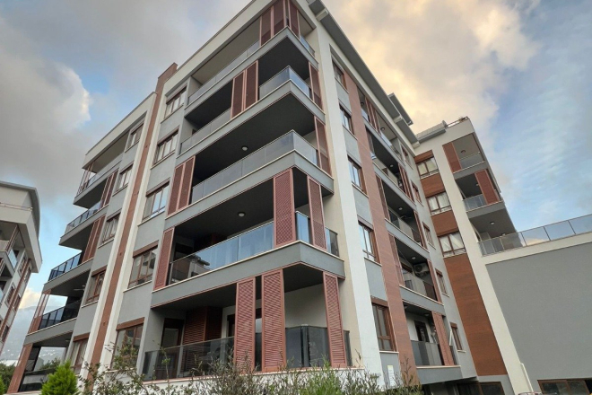 Spacious 3+1 Apartment in Oba, Alanya — 170 m², Separate Kitchen, Furnished, Full Complex, Suitable for Residence Permit