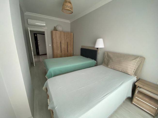 Spacious 2+1 Apartment with Separate Kitchen in Central Alanya Near the Sea