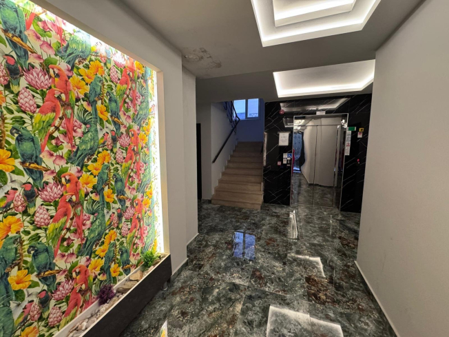 Spacious 2+1 Apartment with Separate Kitchen in Central Alanya Near the Sea