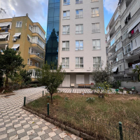 Spacious 2+1 Apartment with Separate Kitchen in Central Alanya Near the Sea