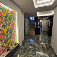 Spacious 2+1 Apartment with Separate Kitchen in Central Alanya Near the Sea