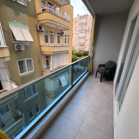 Spacious 2+1 Apartment with Separate Kitchen in Central Alanya Near the Sea