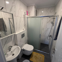 Spacious 2+1 Apartment with Separate Kitchen in Central Alanya Near the Sea