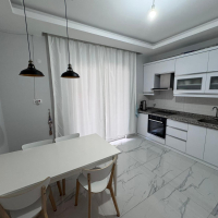 Spacious 2+1 Apartment with Separate Kitchen in Central Alanya Near the Sea