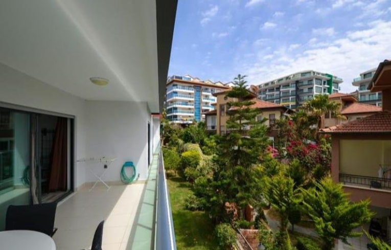 Spacious 3+1 duplex with garden in Kargicak — 100 m to the sea, eligible for citizenship