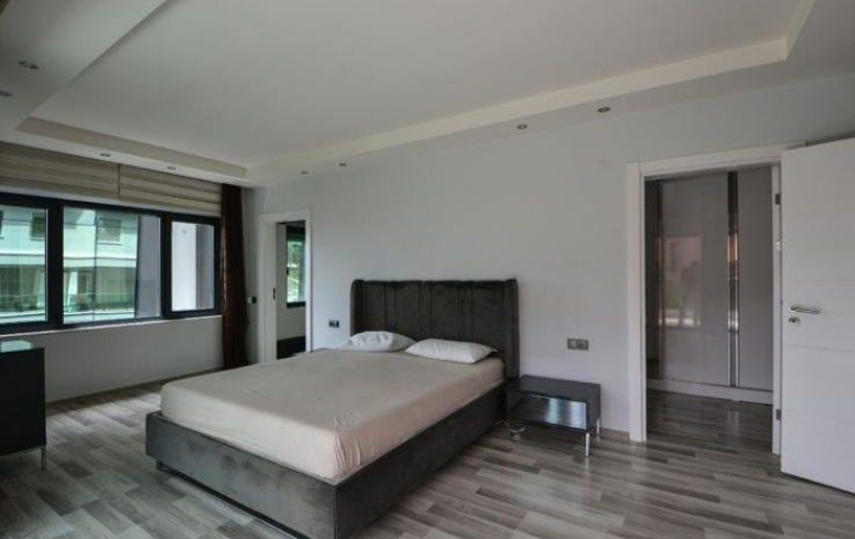 Spacious 3+1 duplex with garden in Kargicak — 100 m to the sea, eligible for citizenship