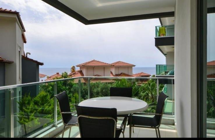 Spacious 3+1 duplex with garden in Kargicak — 100 m to the sea, eligible for citizenship