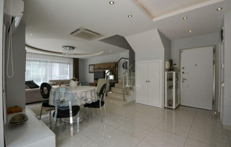 Spacious 3+1 duplex with garden in Kargicak — 100 m to the sea, eligible for citizenship