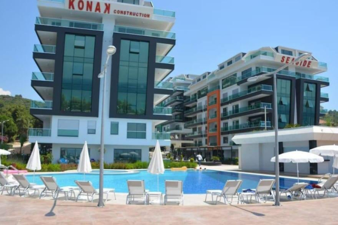 Spacious 3+1 duplex with garden in Kargicak — 100 m to the sea, eligible for citizenship