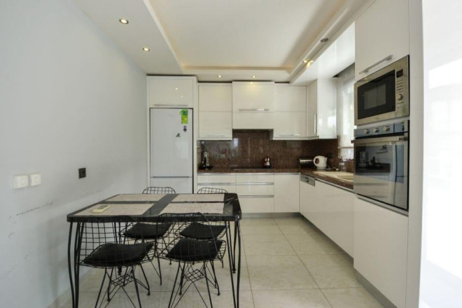 Spacious 3+1 duplex with garden in Kargicak — 100 m to the sea, eligible for citizenship