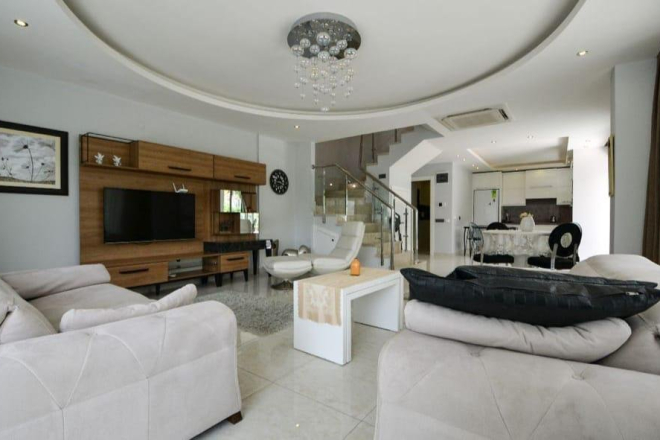 Spacious 3+1 duplex with garden in Kargicak — 100 m to the sea, eligible for citizenship