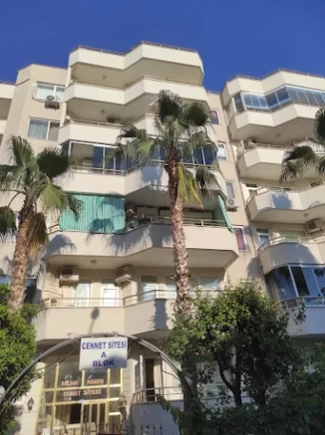 1+1 Apartment in Alanya Center — Ready to Live, Near Alanyum Mall