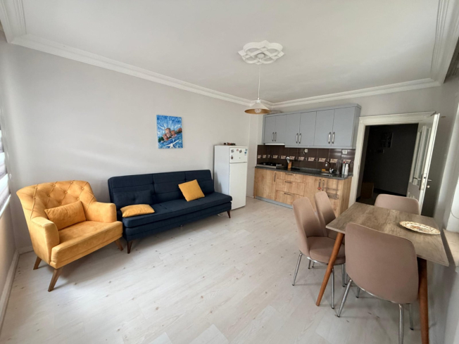 1+1 Apartment in Alanya Center — Ready to Live, Near Alanyum Mall