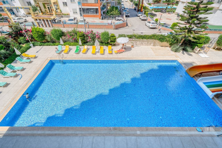 Spacious 1+1 apartment in Mahmutlar near the sea — furnished property in Alanya