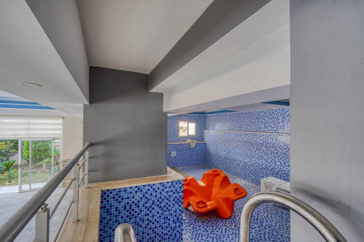 Spacious 1+1 apartment in Mahmutlar near the sea — furnished property in Alanya