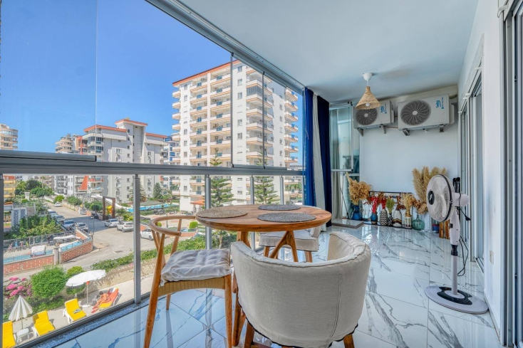 Spacious 1+1 apartment in Mahmutlar near the sea — furnished property in Alanya