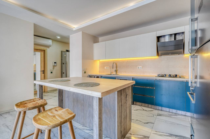 Spacious 1+1 apartment in Mahmutlar near the sea — furnished property in Alanya