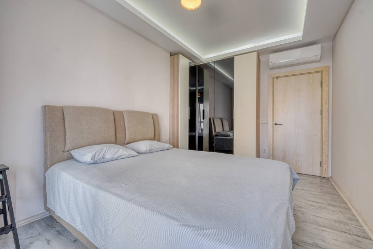 Spacious 1+1 apartment in Mahmutlar near the sea — furnished property in Alanya