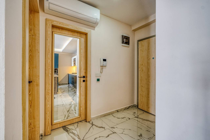 Spacious 1+1 apartment in Mahmutlar near the sea — furnished property in Alanya