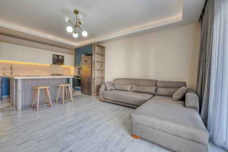 Spacious 1+1 apartment in Mahmutlar near the sea — furnished property in Alanya