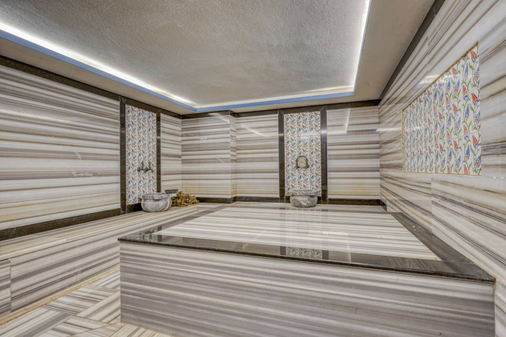 Spacious 1+1 apartment in Mahmutlar near the sea — furnished property in Alanya