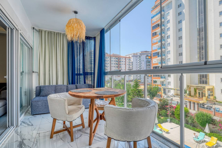 Spacious 1+1 apartment in Mahmutlar near the sea — furnished property in Alanya