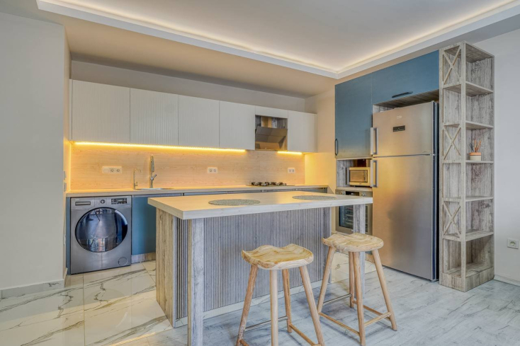 Spacious 1+1 apartment in Mahmutlar near the sea — furnished property in Alanya