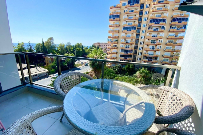 2+1 Apartment in Alanya Near the Sea — Furnished Property in Turkey