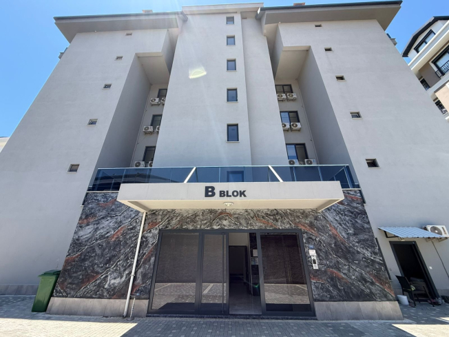 1+1 Apartment in Kargicak Near the Sea — Furnished Property in a Modern Residence