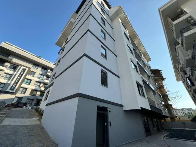 1+1 Apartment in Mahmutlar — New 2026 Building, 600 m from the Sea, €63,000
