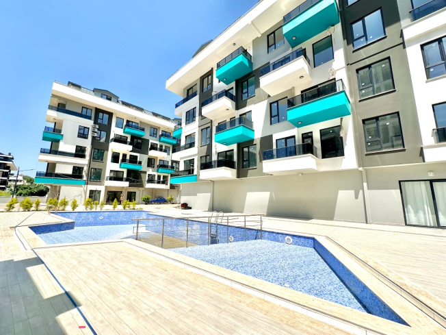 1+1 Apartment in Cleopatra, Alanya — New Residence with Pool, Furniture and Rental Potential