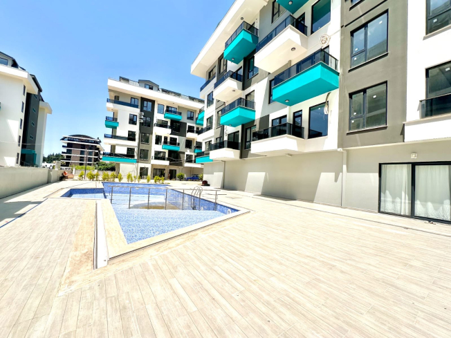 1+1 Apartment in Cleopatra, Alanya — New Residence with Pool, Furniture and Rental Potential