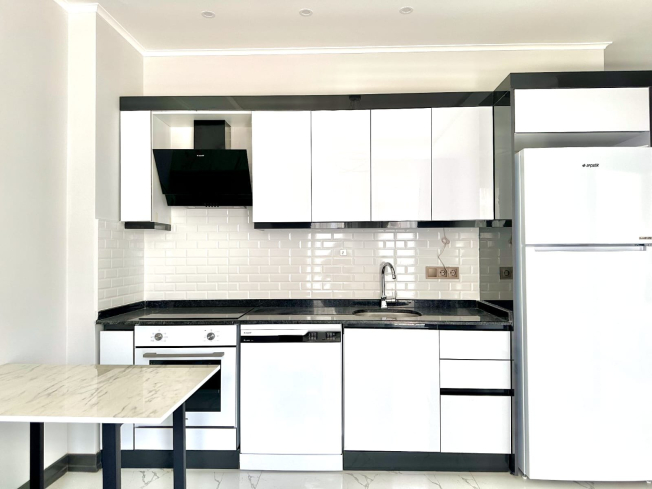 1+1 Apartment in Cleopatra, Alanya — New Residence with Pool, Furniture and Rental Potential