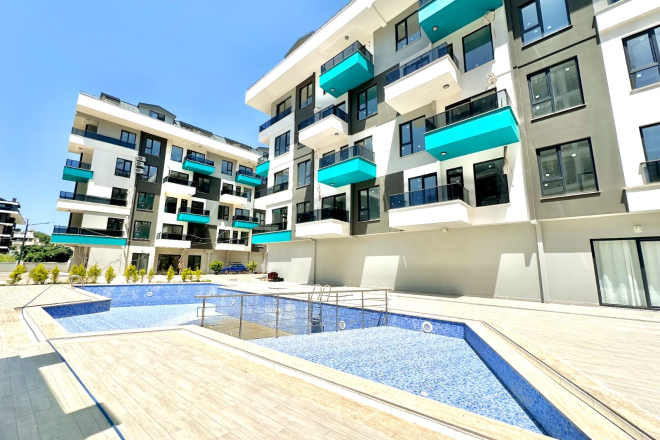 1+1 Apartment in Cleopatra, Alanya — New Residence with Pool, Furniture and Rental Potential