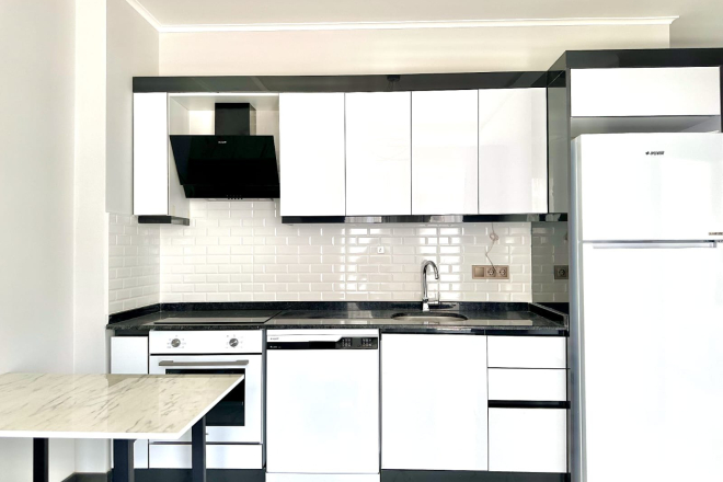 1+1 Apartment in Cleopatra, Alanya — New Residence with Pool, Furniture and Rental Potential