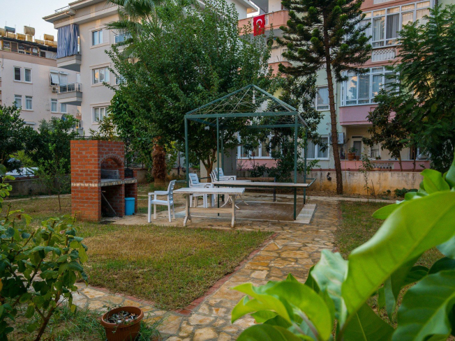 1+1 Apartment in Cleopatra, Alanya — Furnished Property with Pool, Sea View and Residence Permit Potential