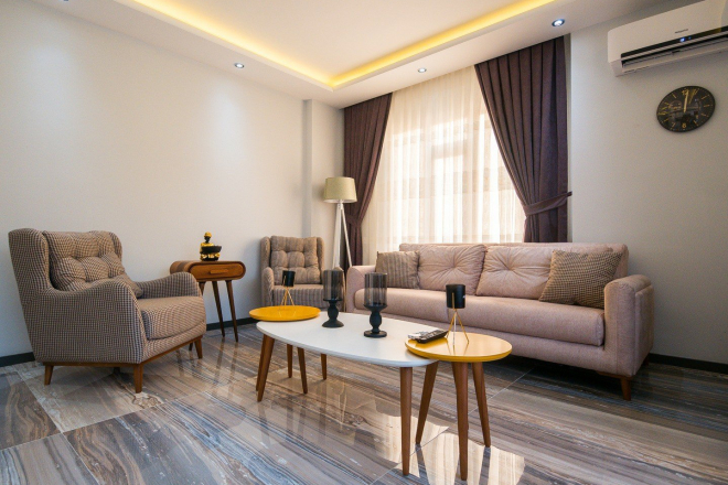 1+1 Apartment in Cleopatra, Alanya — Furnished Property with Pool, Sea View and Residence Permit Potential
