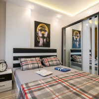 1+1 Apartment in Cleopatra, Alanya — Furnished Property with Pool, Sea View and Residence Permit Potential